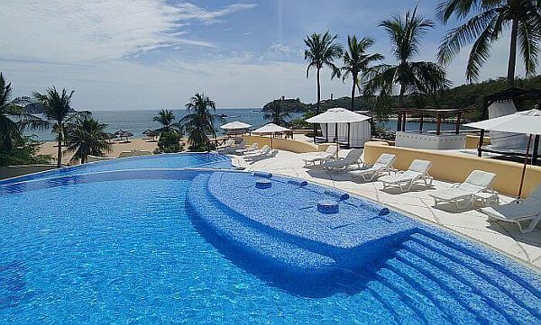 The Two Best Huatulco Luxury Hotels